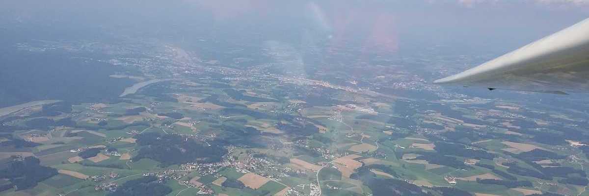Flugwegposition um 11:03:20: Aufgenommen in der Nähe von Gemeinde Schardenberg, Österreich in 1833 Meter